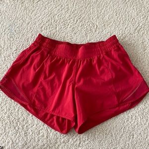 Lululemon Hottie Hot Low Rise 4 inch in Red Size 8